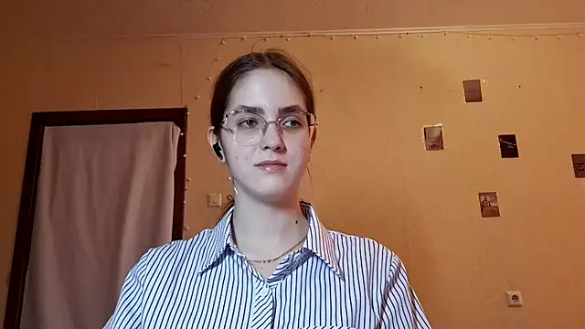 Katelemon online show from May 2, 2026, 10:53 am