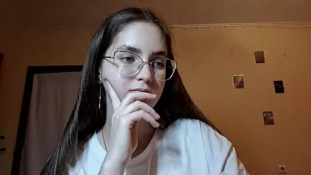 Katelemon online show from May 1, 2026, 3:28 pm
