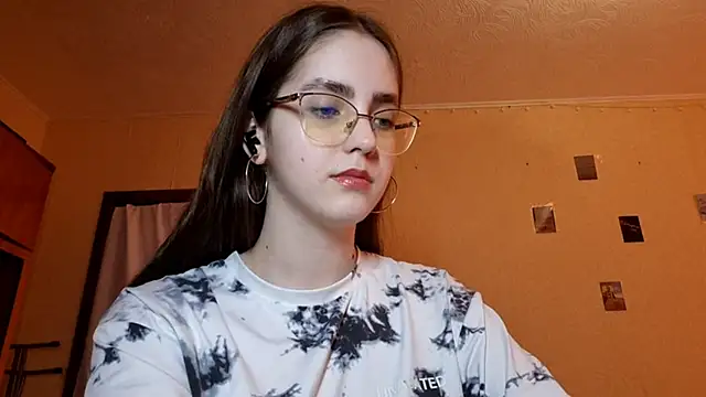 Snapshot of Katelemon chatting on March 7, 2026, 12:21 pm Katelemon online show from March 7, 2026, 12:21 pm