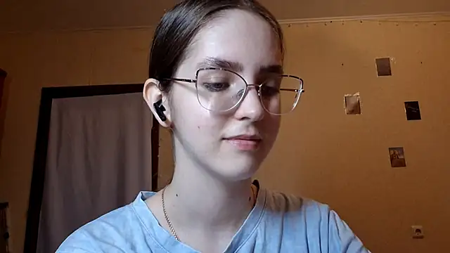 Katelemon online show from May 17, 2026, 2:17 pm