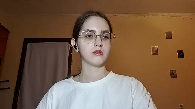 Katelemon online show from April 26, 2026, 2:14 pm