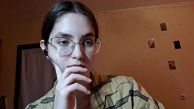 Katelemon online show from May 11, 2026, 1:12 pm