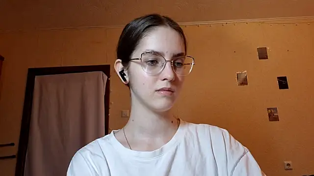 Katelemon online show from May 24, 2026, 1:44 pm