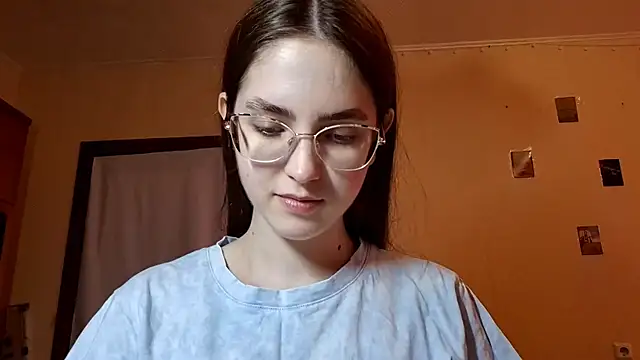 Katelemon online show from May 8, 2026, 2:10 pm