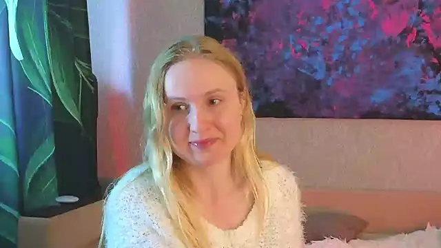 Snapshot of Lanavi_Smile chatting on June 17, 2026, 6:13 am Lanavi Smile online show from June 17, 2026, 6:13 am