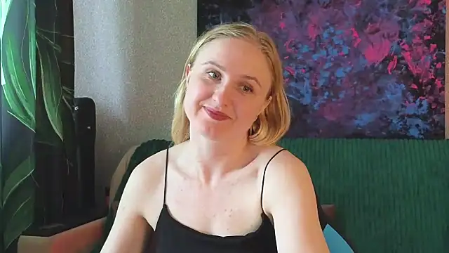 Snapshot of Lanavi_Smile chatting on July 7, 2026, 6:47 am Lanavi Smile online show from July 7, 2026, 6:47 am