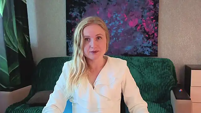 Snapshot of Lanavi_Smile chatting on August 3, 2026, 6:10 am Lanavi Smile online show from August 3, 2026, 6:10 am