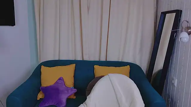 Erika Moan  online show from March 16, 2026, 6:06 am