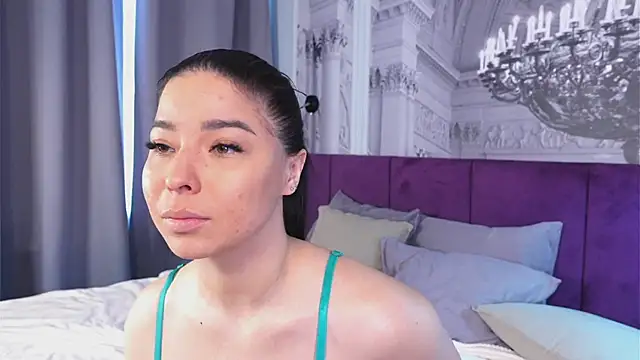 Erika Moan  online show from April 10, 2026, 7:26 am