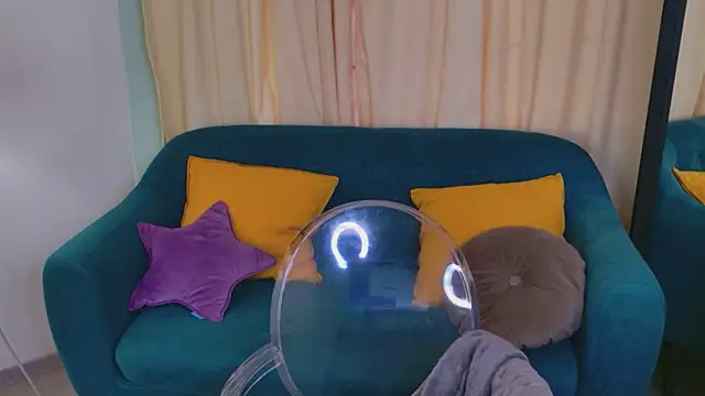 Erika Moan  online show from March 27, 2026, 8:26 am