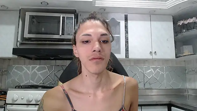 Snapshot of CrisOzzz chatting on May 24, 2026, 5:24 pm CrisOzzz online show from May 24, 2026, 5:24 pm