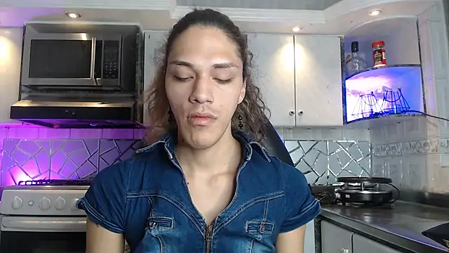 Snapshot of CrisOzzz chatting on April 25, 2026, 5:32 pm CrisOzzz online show from April 25, 2026, 5:32 pm