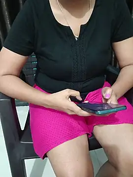 Snapshot of Queenlipx chatting on March 25, 2026, 4:06 pm Queenlipx online show from March 25, 2026, 4:06 pm