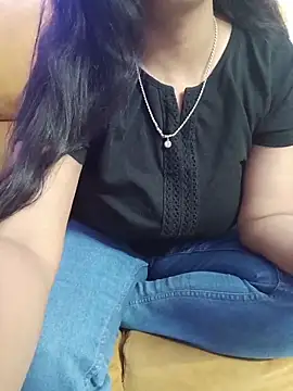 Snapshot of Queenlipx chatting on March 12, 2026, 2:43 pm Queenlipx online show from March 12, 2026, 2:43 pm