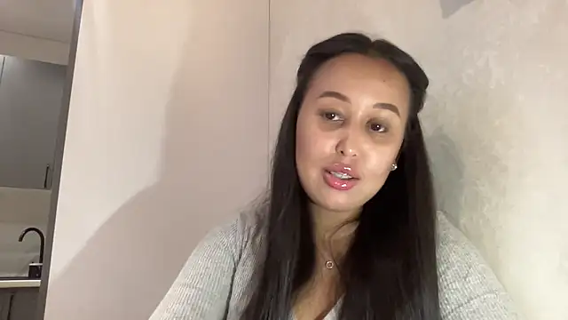 Dana 005 online show from June 12, 2026, 7:55 pm