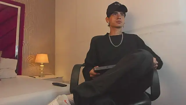 Dominic Foxx online show from February 24, 2026, 1:23 pm