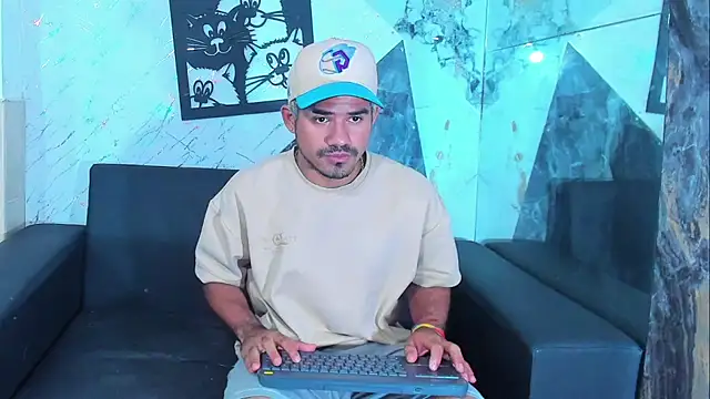 Snapshot of Latins_on_fire chatting on March 14, 2026, 12:11 pm Latins on fire online show from March 14, 2026, 12:11 pm