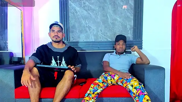 Snapshot of Latins_on_fire chatting on March 17, 2026, 12:41 pm Latins on fire online show from March 17, 2026, 12:41 pm