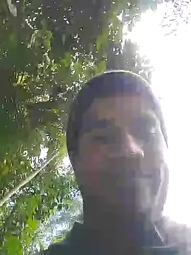 Snapshot of Latins_on_fire chatting on June 17, 2026, 7:57 pm Latins on fire online show from June 17, 2026, 7:57 pm
