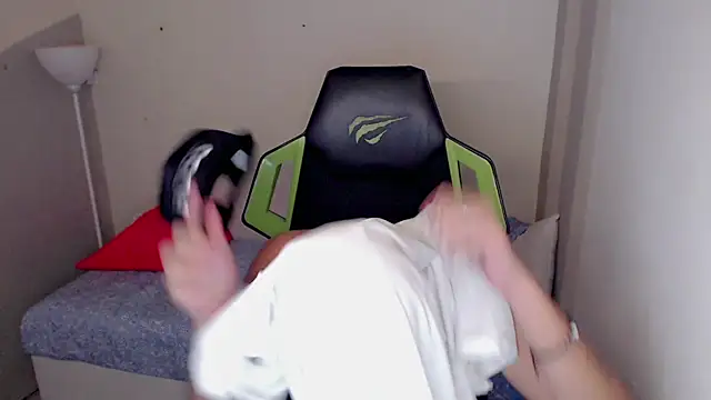 Street poemm  online show from March 24, 2026, 9:37 pm