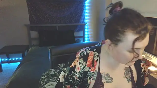 Snapshot of VelvetVixenXOX chatting on March 9, 2026, 1:53 am VelvetVixenXOX online show from March 9, 2026, 1:53 am