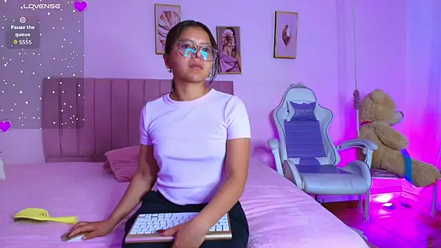 Zoow bluussh online show from February 27, 2026, 12:05 pm