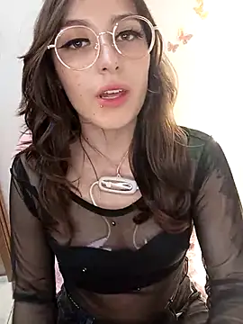 Snapshot of Sweett_Karol chatting on March 15, 2026, 11:45 pm Sweett Karol online show from March 15, 2026, 11:45 pm