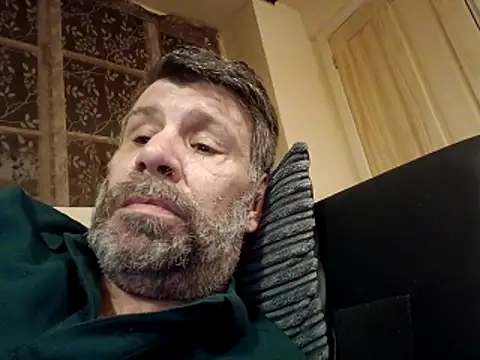 Snapshot of stud2512 chatting on April 12, 2026, 9:18 pm stud2512 online show from April 12, 2026, 9:18 pm