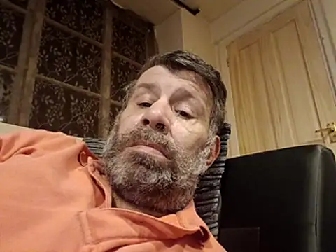 Snapshot of stud2512 chatting on April 18, 2026, 8:09 pm stud2512 online show from April 18, 2026, 8:09 pm