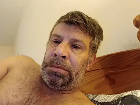 Snapshot of stud2512 chatting on April 28, 2026, 6:40 am stud2512 online show from April 28, 2026, 6:40 am