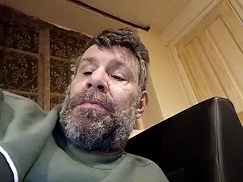 Snapshot of stud2512 chatting on March 25, 2026, 9:24 pm stud2512 online show from March 25, 2026, 9:24 pm