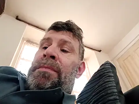 Snapshot of stud2512 chatting on March 12, 2026, 1:37 pm stud2512 online show from March 12, 2026, 1:37 pm