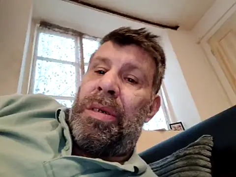 Snapshot of stud2512 chatting on March 19, 2026, 5:13 pm stud2512 online show from March 19, 2026, 5:13 pm