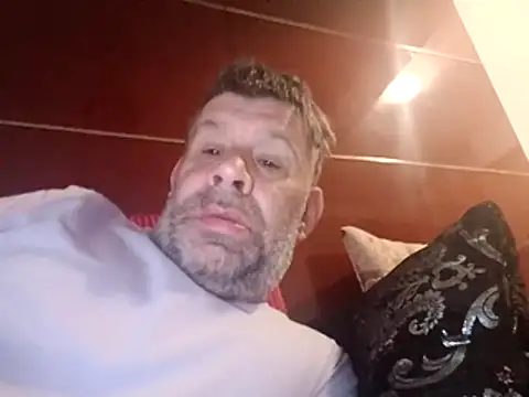 Snapshot of stud2512 chatting on May 10, 2026, 6:17 am stud2512 online show from May 10, 2026, 6:17 am