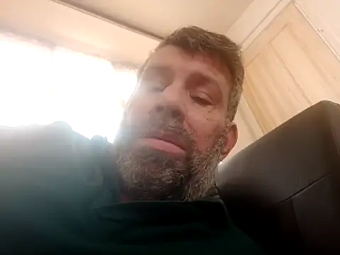 Snapshot of stud2512 chatting on March 28, 2026, 9:32 am stud2512 online show from March 28, 2026, 9:32 am