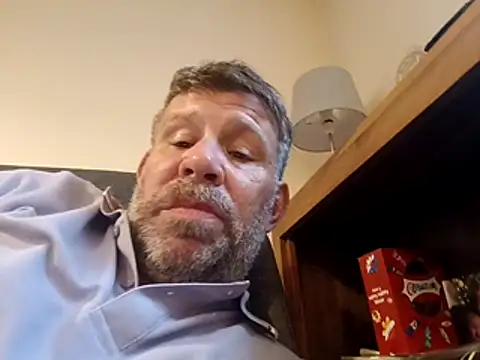 Snapshot of stud2512 chatting on May 13, 2026, 4:14 pm stud2512 online show from May 13, 2026, 4:14 pm