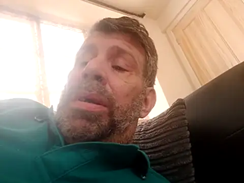 Snapshot of stud2512 chatting on April 7, 2026, 9:22 am stud2512 online show from April 7, 2026, 9:22 am