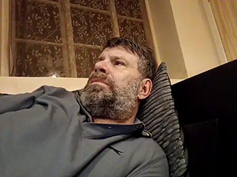 Snapshot of stud2512 chatting on April 2, 2026, 8:48 pm stud2512 online show from April 2, 2026, 8:48 pm