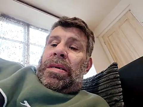 Snapshot of stud2512 chatting on April 8, 2026, 4:19 pm stud2512 online show from April 8, 2026, 4:19 pm