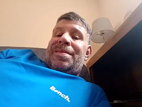 Snapshot of stud2512 chatting on May 4, 2026, 11:24 am stud2512 online show from May 4, 2026, 11:24 am
