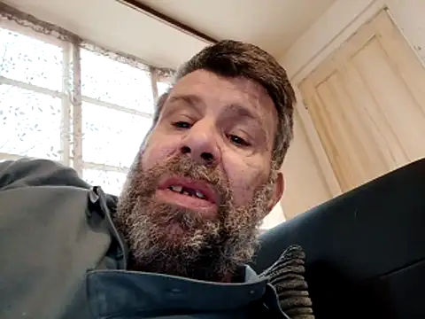 Snapshot of stud2512 chatting on March 31, 2026, 3:47 pm stud2512 online show from March 31, 2026, 3:47 pm