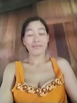 Snapshot of lris-Beauty77 chatting on May 18, 2026, 1:39 am lris-Beauty77 online show from May 18, 2026, 1:39 am