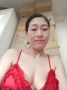 Snapshot of lris-Beauty77 chatting on April 18, 2026, 8:20 pm lris-Beauty77 online show from April 18, 2026, 8:20 pm