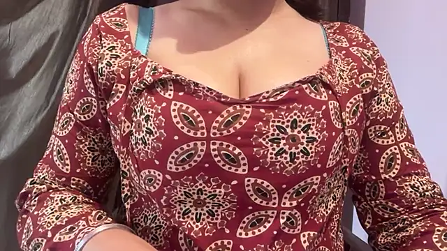 Snapshot of Avneet_kaurr1 chatting on June 25, 2026, 3:26 am Avneet kaurr1 online show from June 25, 2026, 3:26 am