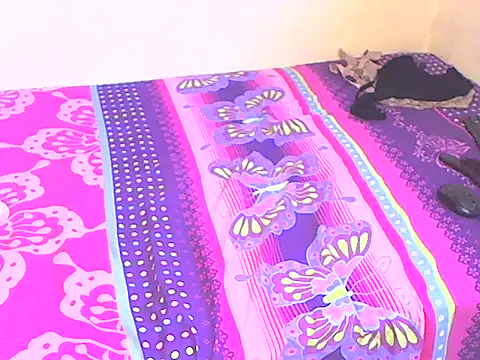 SweetChubbyQueen online show from February 25, 2026, 5:07 am