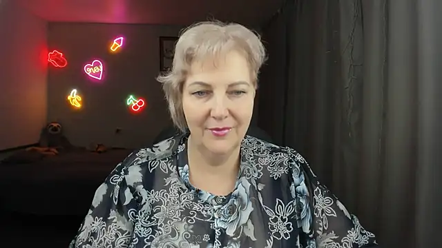 Snapshot of Mary-Leee chatting on June 5, 2026, 6:51 am Mary-Leee online show from June 5, 2026, 6:51 am