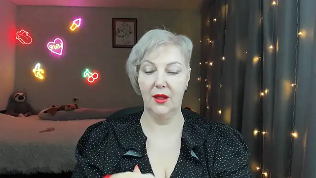 Mary-Leee online show from April 28, 2026, 3:55 am