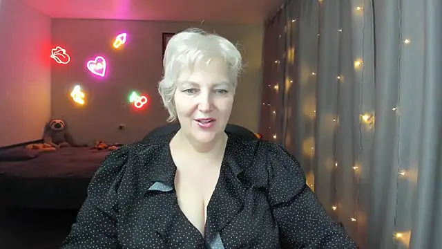 Snapshot of Mary-Leee chatting on June 3, 2026, 7:53 am Mary-Leee online show from June 3, 2026, 7:53 am