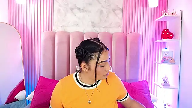 ArianaRougee online show from May 29, 2026, 12:00 pm