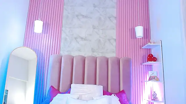 ArianaRougee online show from May 2, 2026, 11:59 am